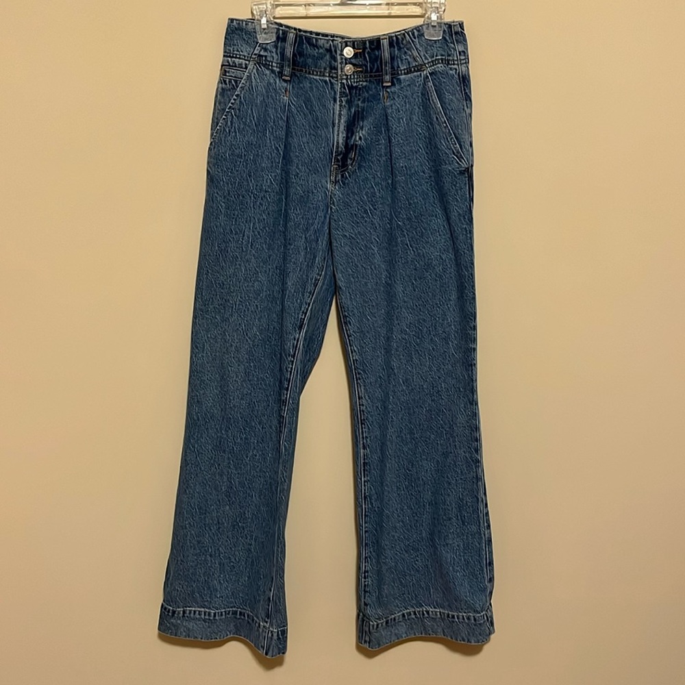 We the Free Wide Leg Jeans size 28 EUC